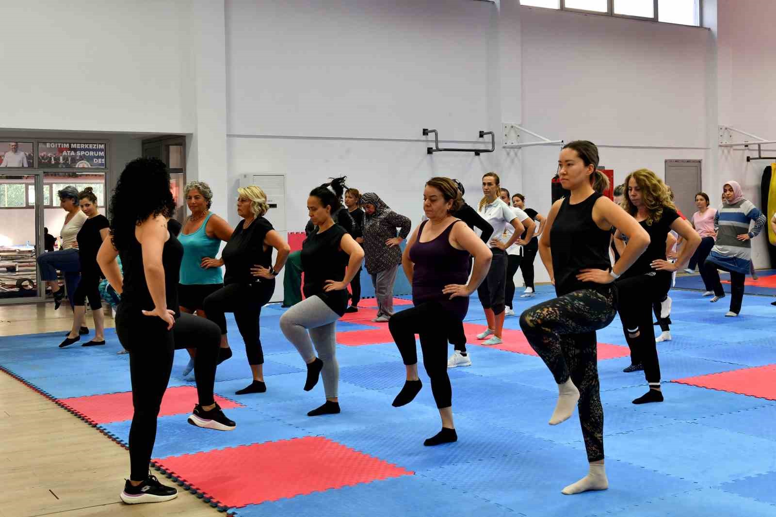 Muratpaşa&rsquo;da 16 noktada &uuml;cretsiz step, zumba ve pilates kursları başlıyor
