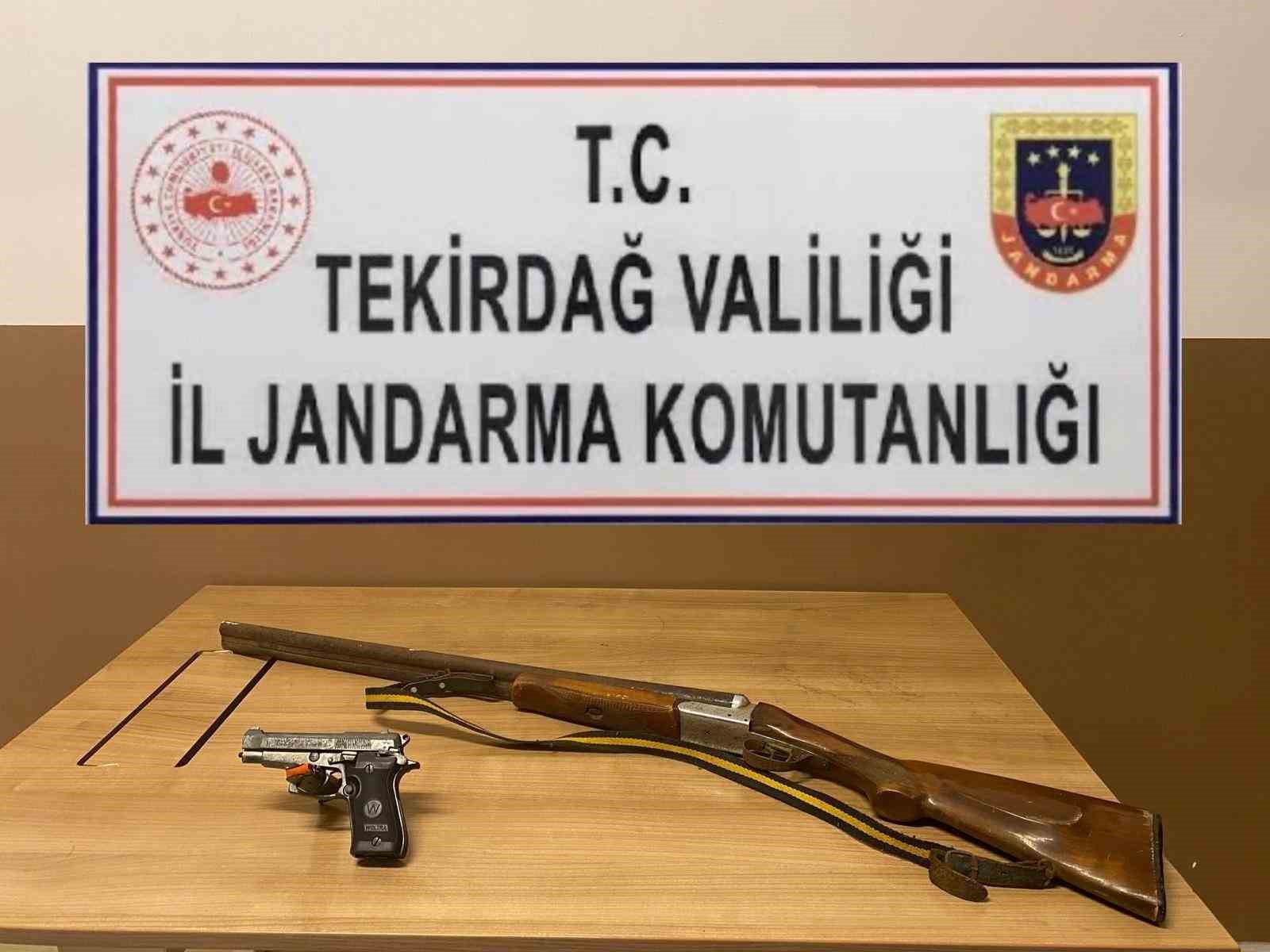 Tekirdağ&rsquo;da d&uuml;zenlenen operasyonlarda silah, uyuşturucu ve tarihi eser ele ge&ccedil;irildi
