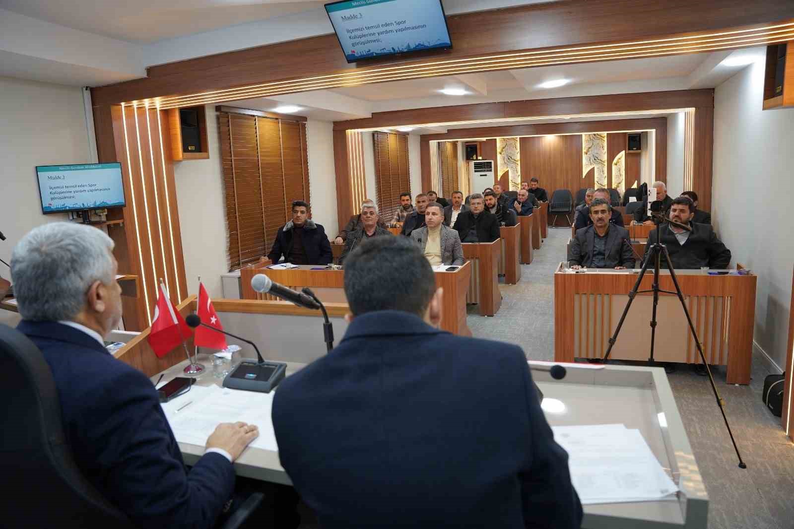 Kahta Belediye Meclisi, deprem ve Filistin konusunda &ouml;nemli kararlar aldı
