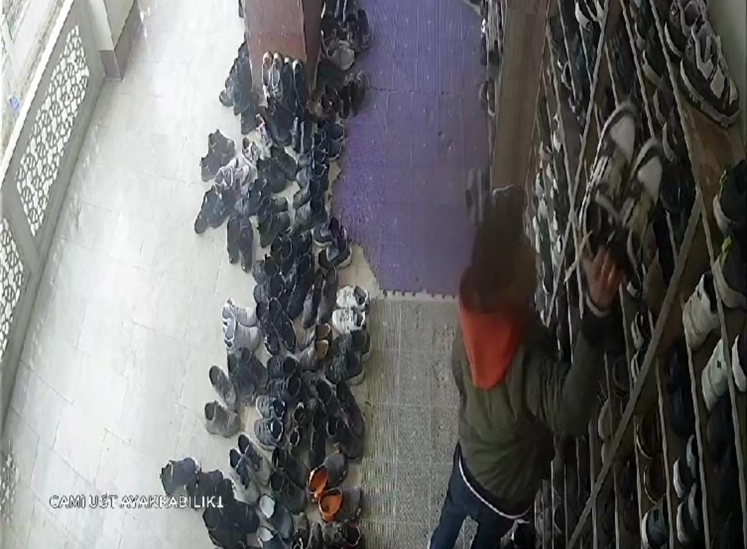 Şanlıurfa&rsquo;da ayakkabı hırsızlığı
