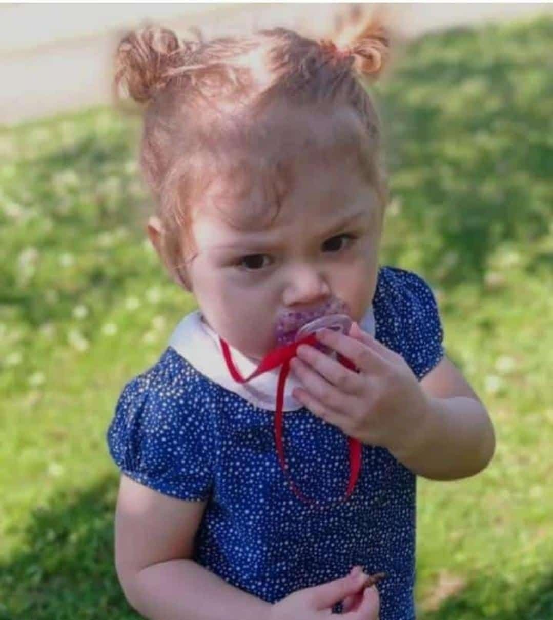 5 Yaşındaki Asya kansere yenik d&uuml;şt&uuml;
