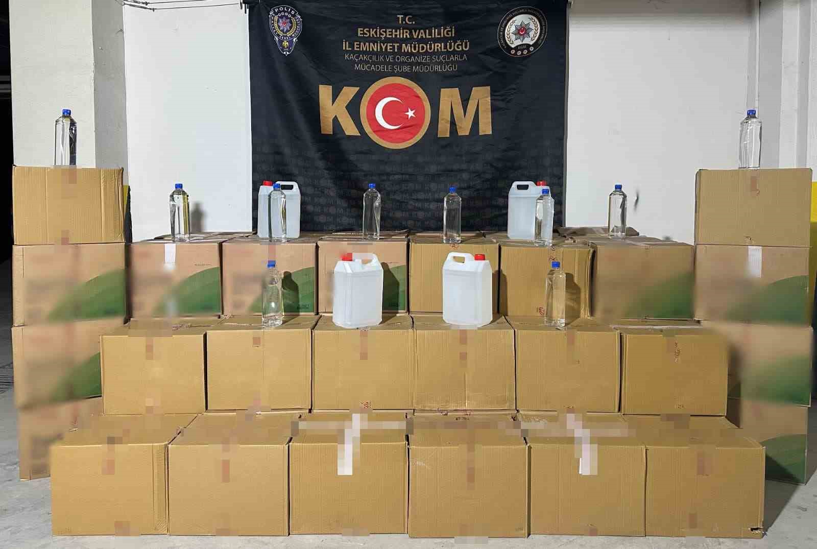 Eskişehir’e polis ekipleri bin 500 litre kaçak alkol ele geçirdi