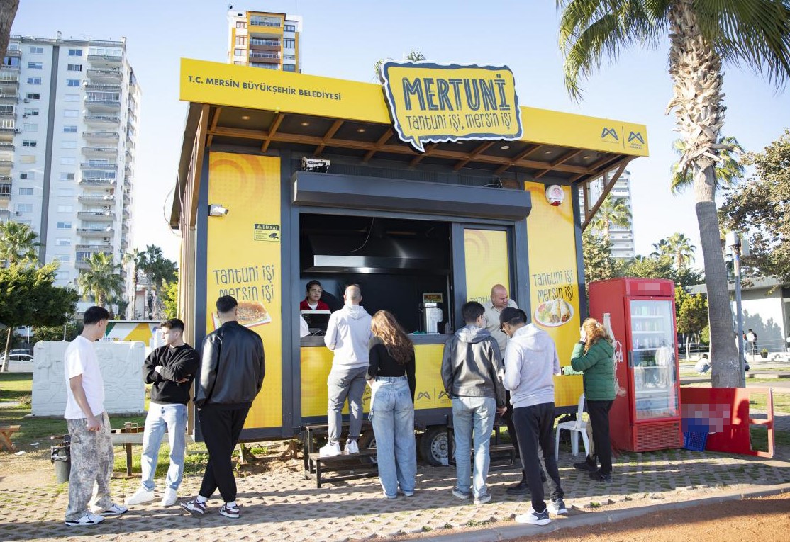 Mersin sahilinde yeni ’lezzet durakları’ hizmete açıldı