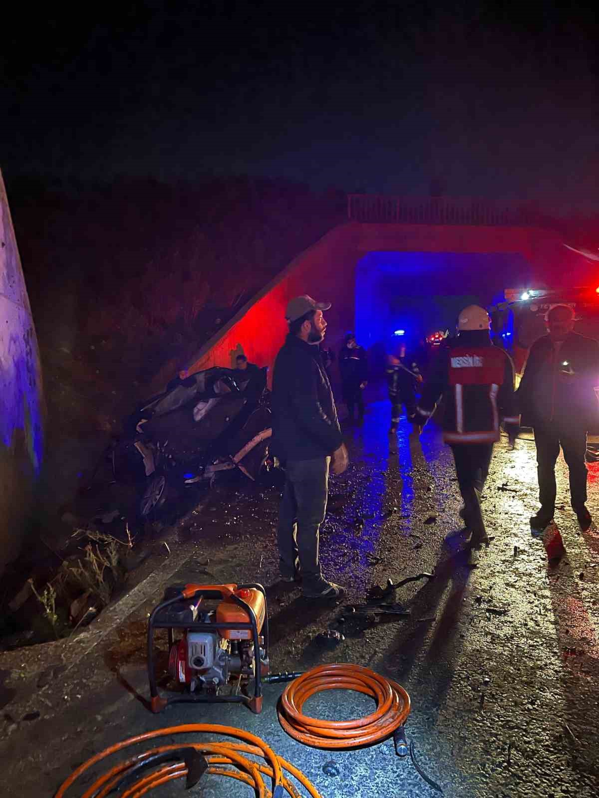 Tarsus’ta havaalanı yolunda kaza: 2 yaralı