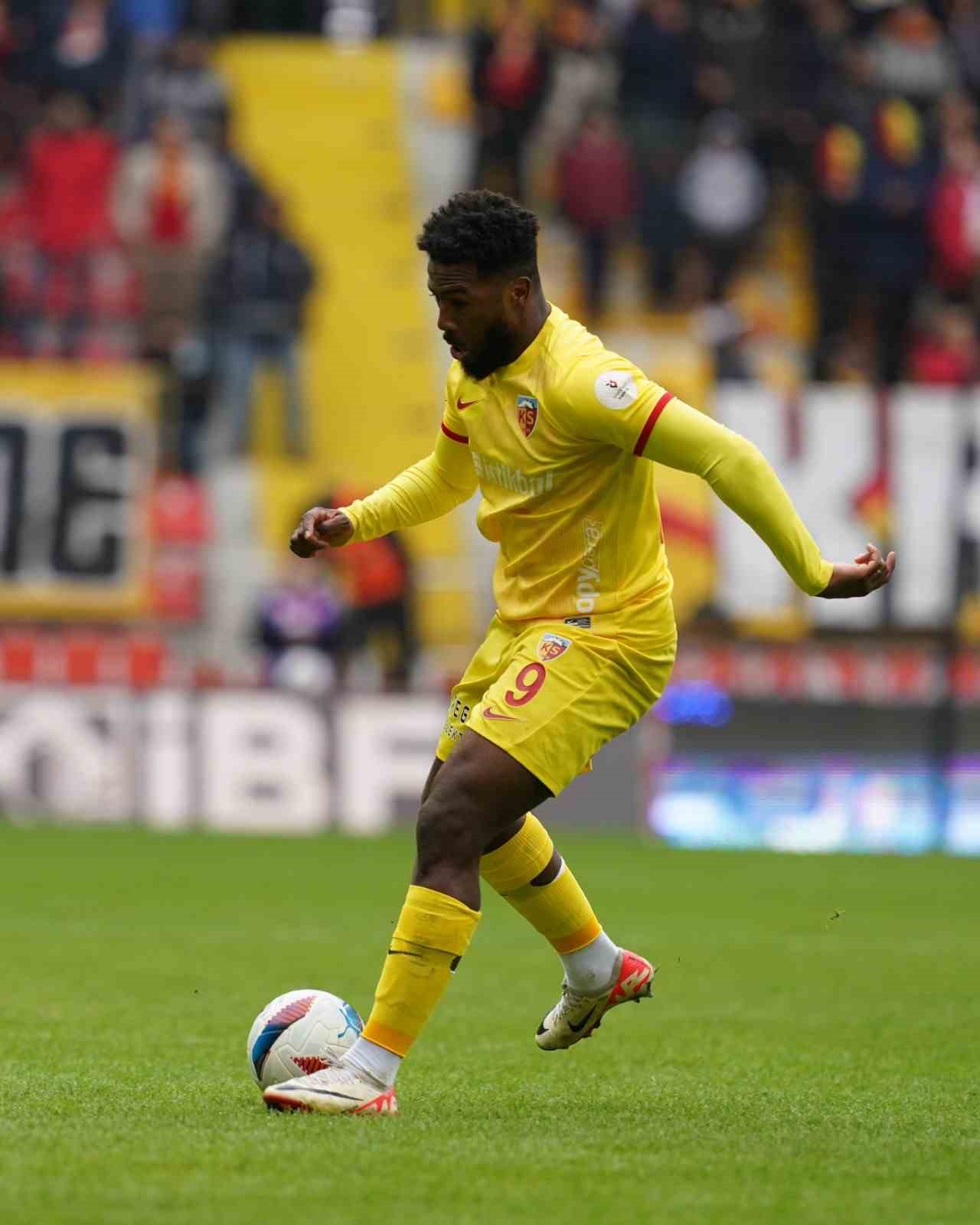 Duckens Nazon’dan 2 gol
