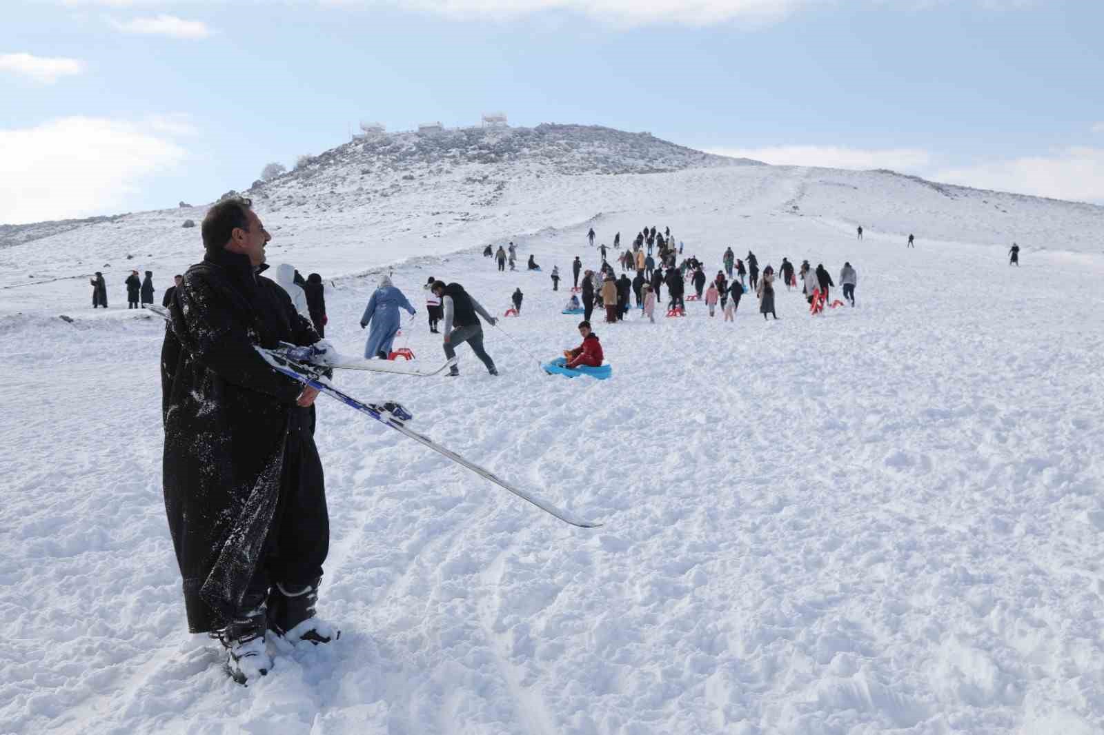 Karacadağ Kayak Merkezi sezonu açtı
