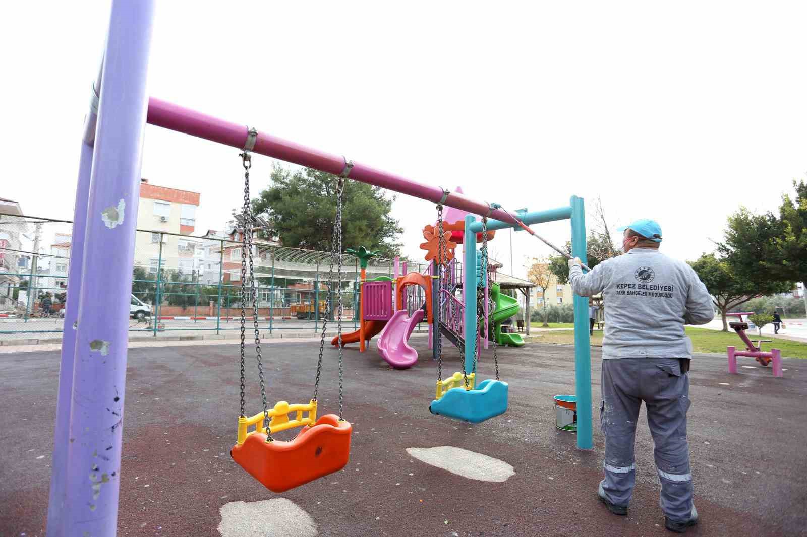 Kepez’de parklara rötuş: 64 park yenilendi