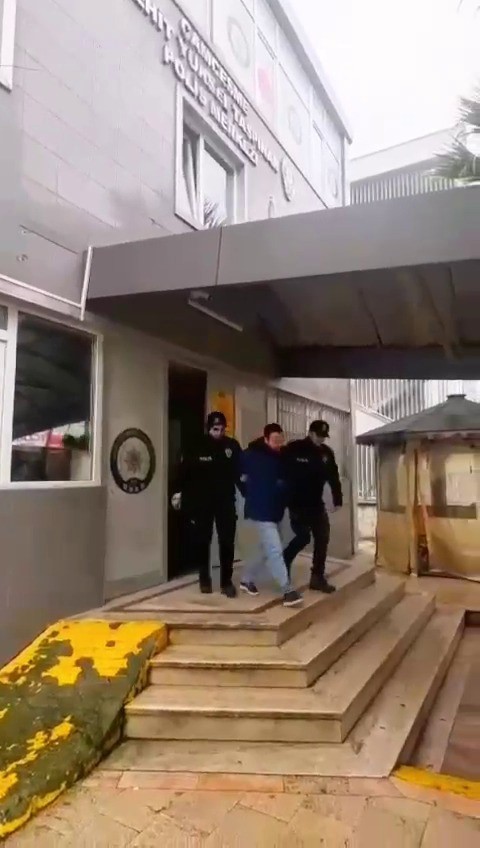 Pendik’te aynasını kıran motokuryeyi ezen sürücü adliyeye sevk edildi