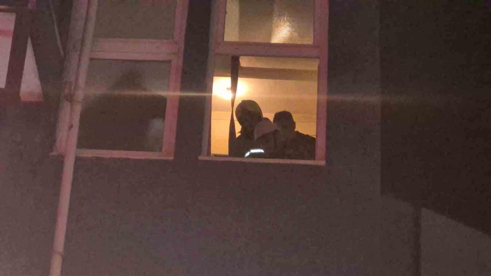 Zihinsel engelli şahıs polisleri ve itfaiyecileri alarma geçirdi