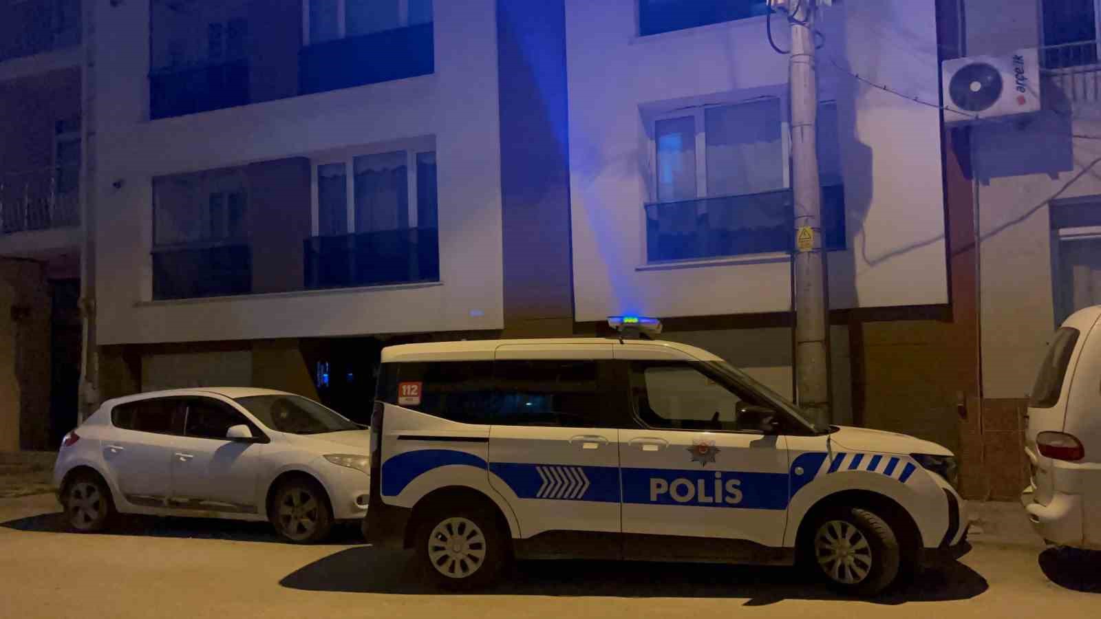Eskişehir&rsquo;de komşular arasında gece vakti &rsquo;tadilat&rsquo; kavgası
