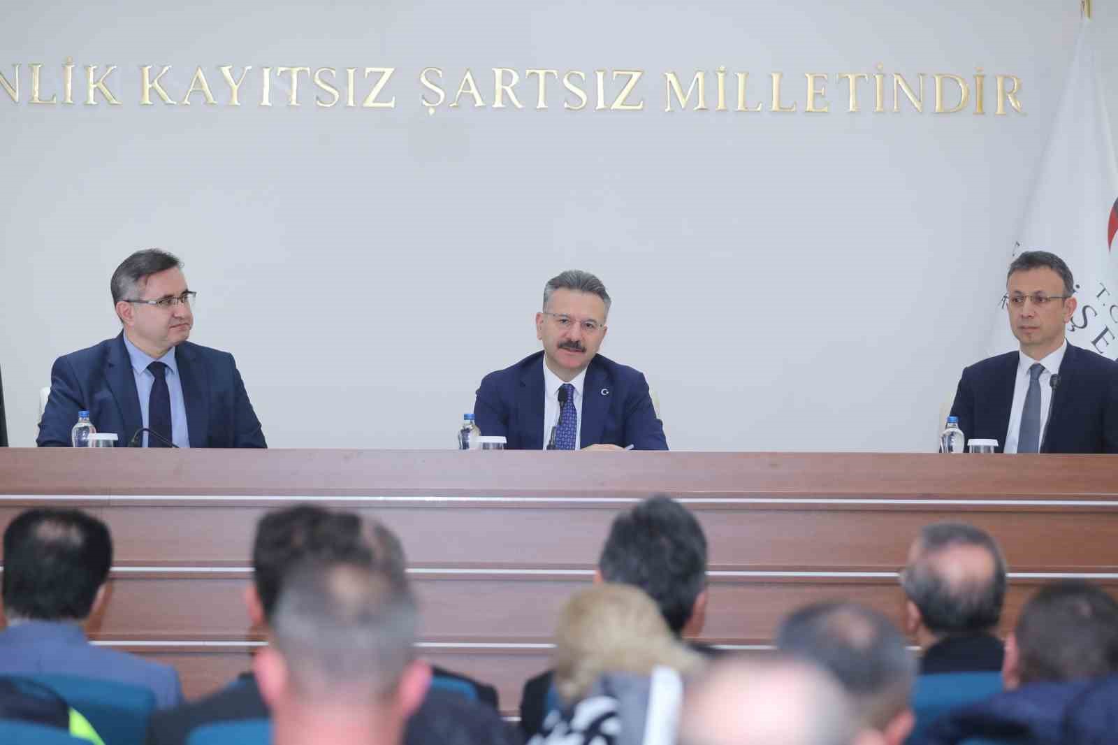 Vali Aksoy başkanlığında eğitimde yeni d&ouml;nem tedbirleri masaya yatırıldı
