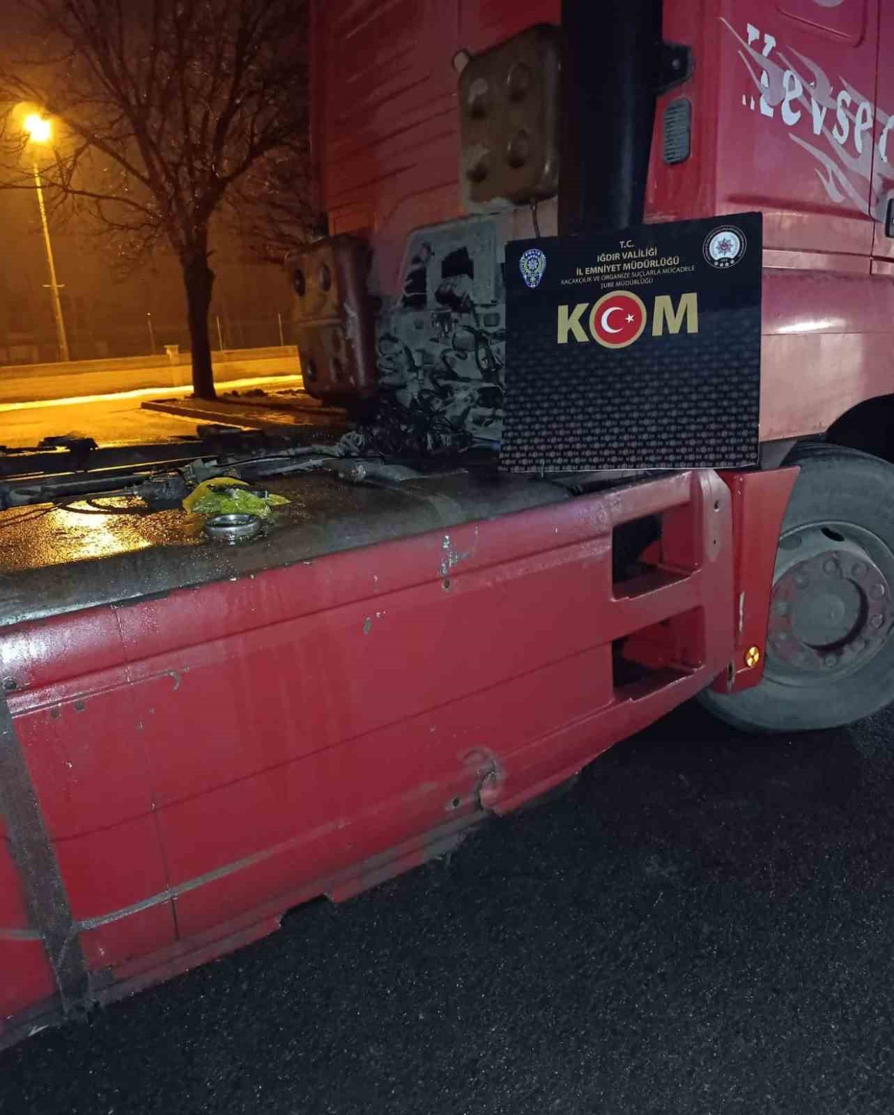 Iğdır’da bin 764 litre gümrük kaçağı akaryakıt ele geçirildi