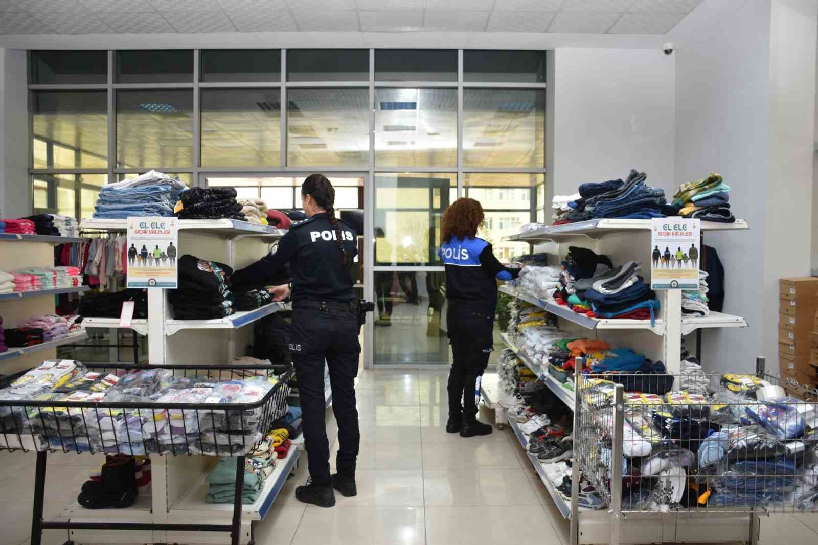 Siirt İl Emniyet Müdürlüğü’nden çocuklara ücretsiz kıyafet dükkanı