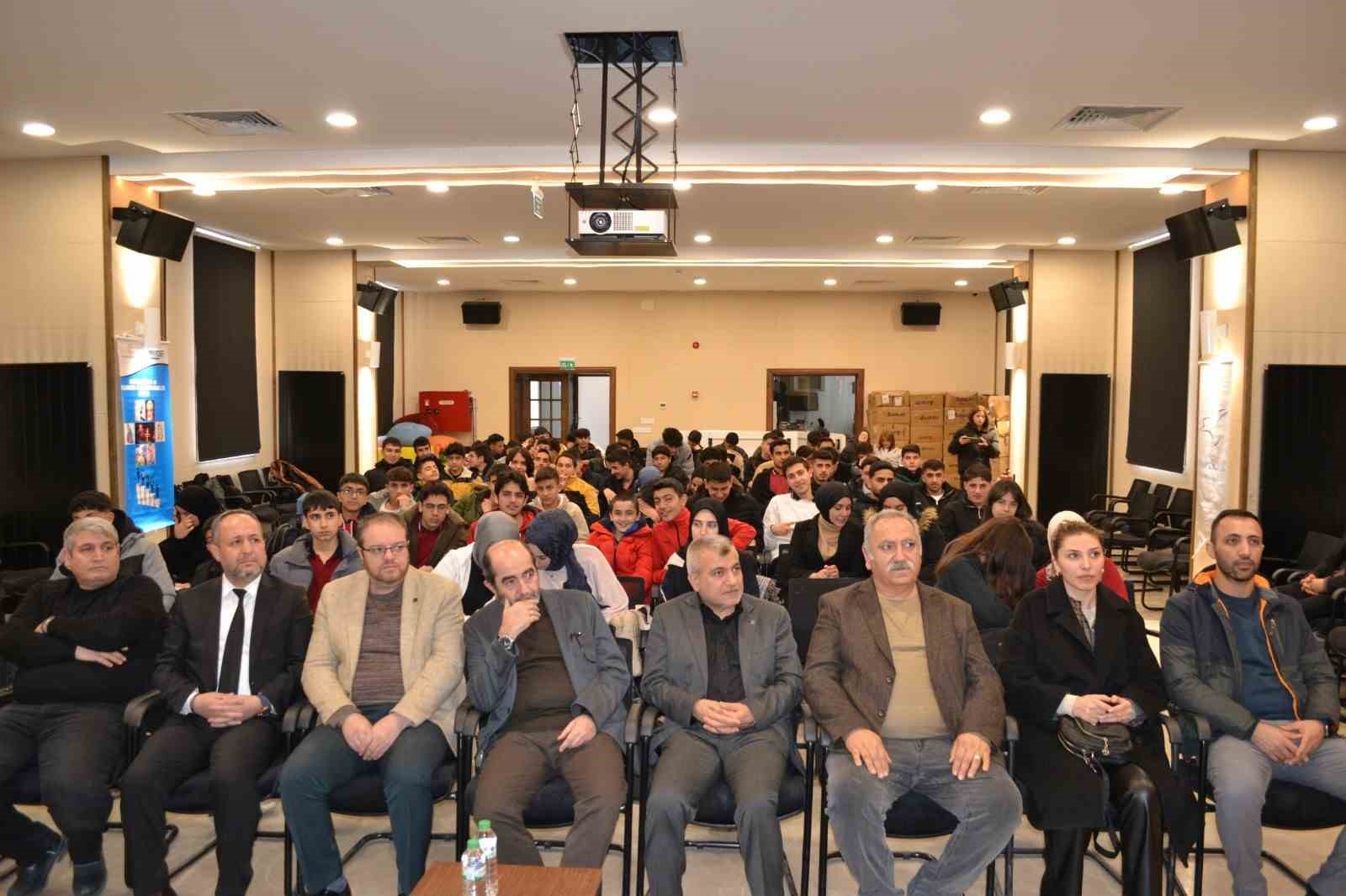 Dr. &Ouml;ğretim &Uuml;yesi &Ouml;mer Demirbağ, &ouml;ğrencilere Mevlana&rsquo;yı anlattı
