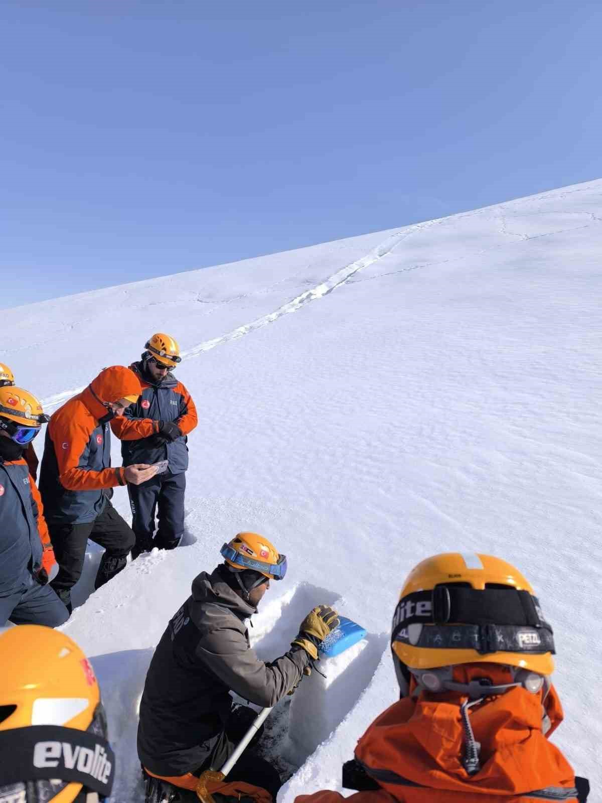 Van&rsquo;da "&Ccedil;ığda Arama Kurtarma Tatbikatı" yapıldı
