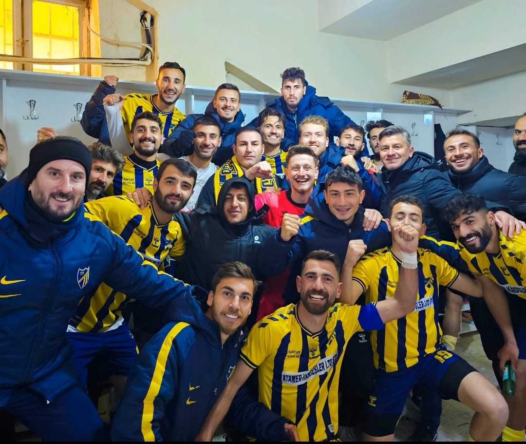 Bitlis &Ouml;zg&uuml;zelderespor rakibine yarım d&uuml;zene gol attı
