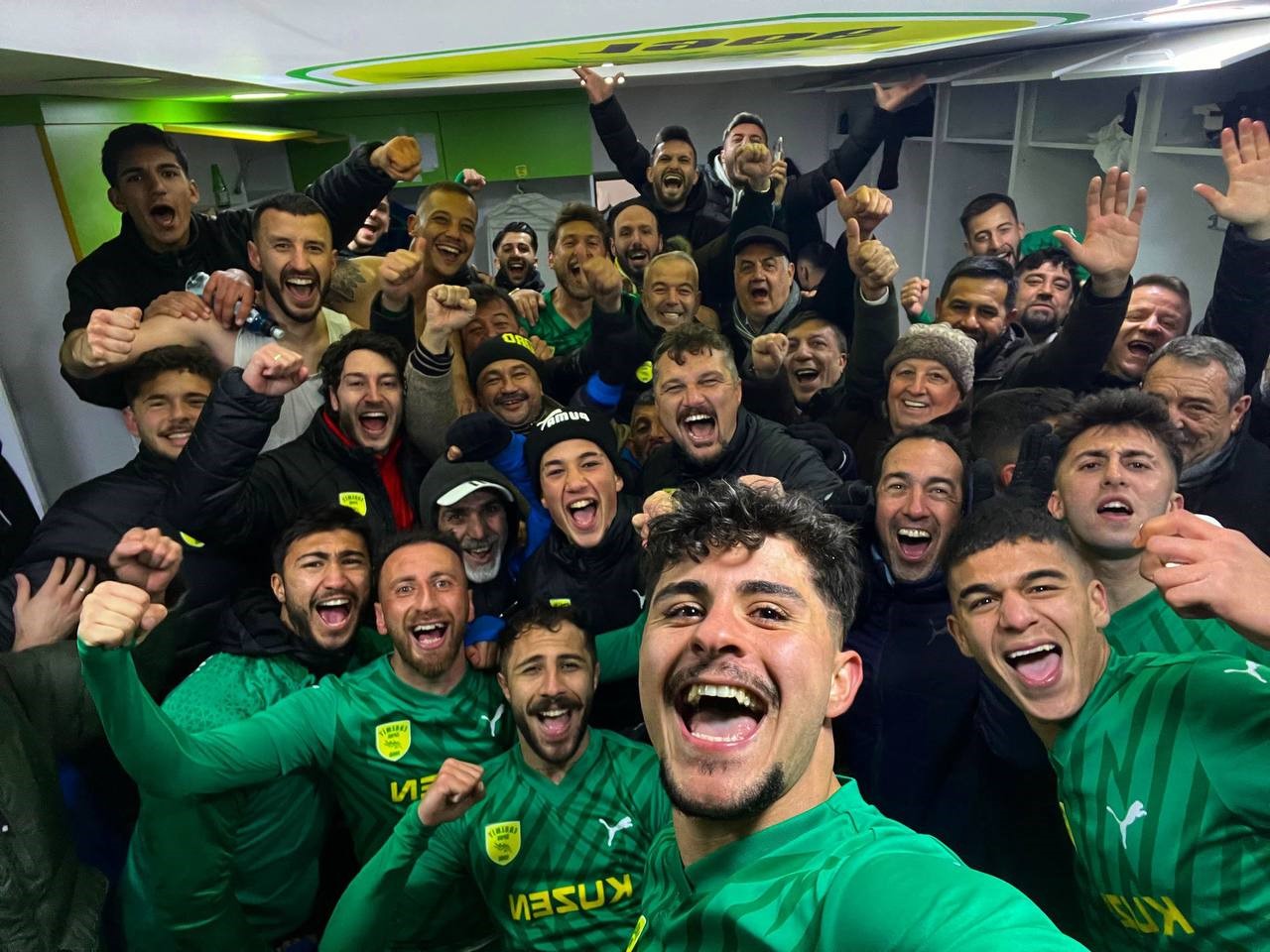 1966 Edremitspor zirveye ortak oldu