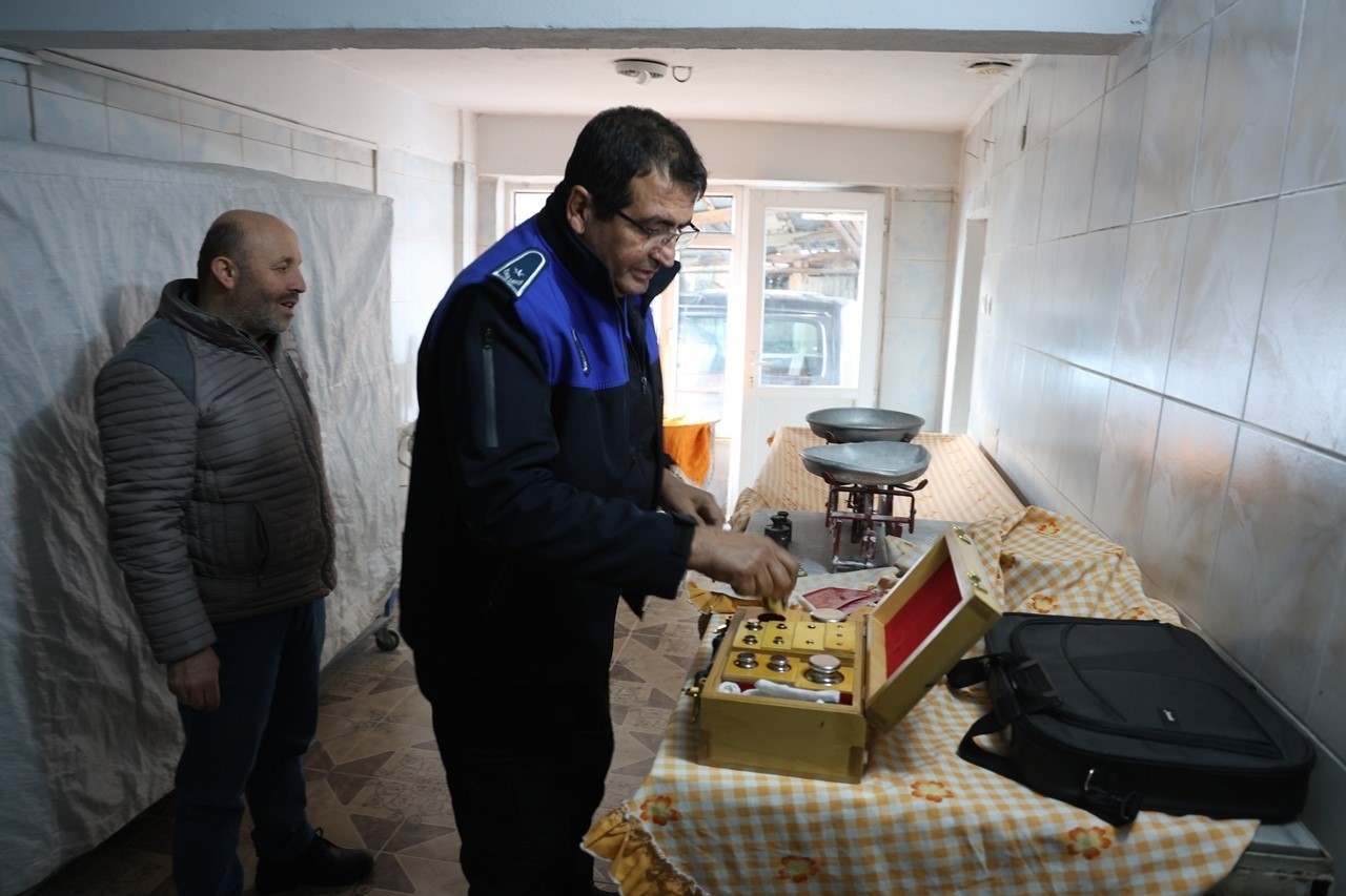 Kartepe’de hamur terazileri denetimden geçirildi
