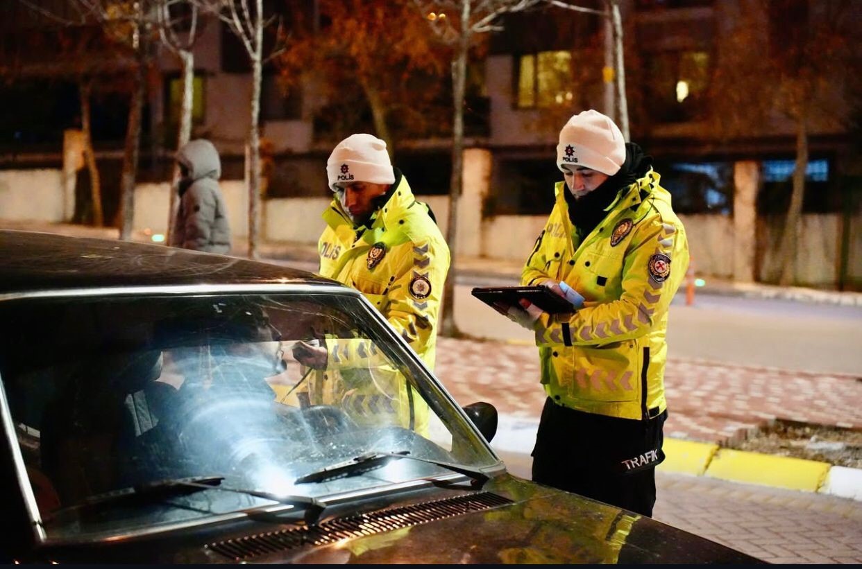 Isparta’da 24 saatte 4 bin 91 şahıs sorgulandı