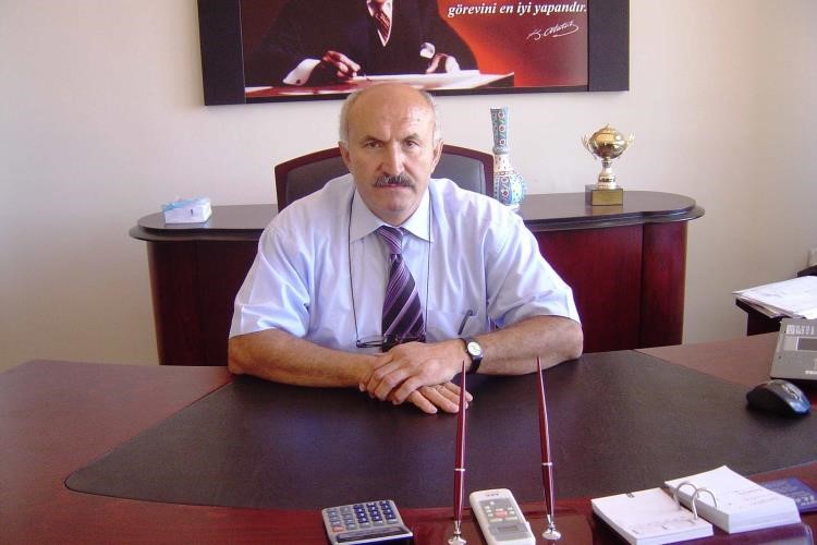 Hisarcık&rsquo;ta merhum &ouml;ğretmen anısına irmik tatlısı ikram edildi
