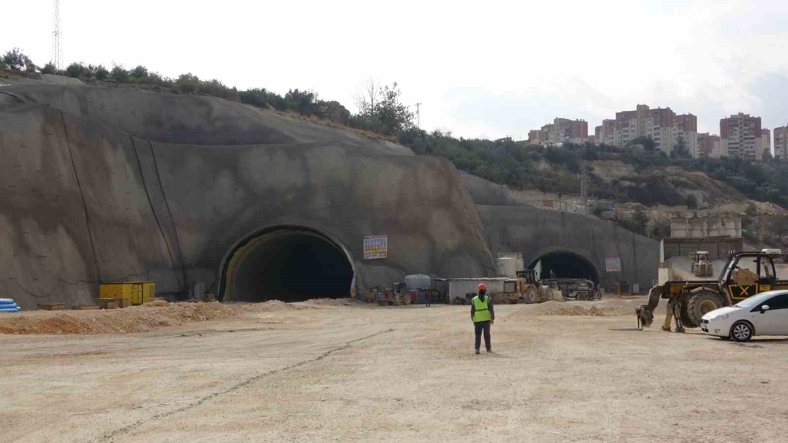 Çeşmeli-Erdemli-Silifke-Taşucu Otoyol Projesi’nde yüzde 27’lik kısım tamamlandı
