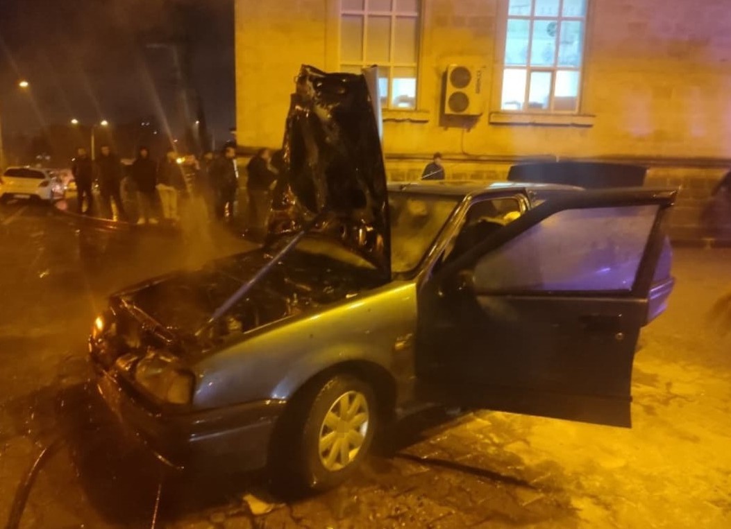 Samsun’da seyir halindeki araçta yangın