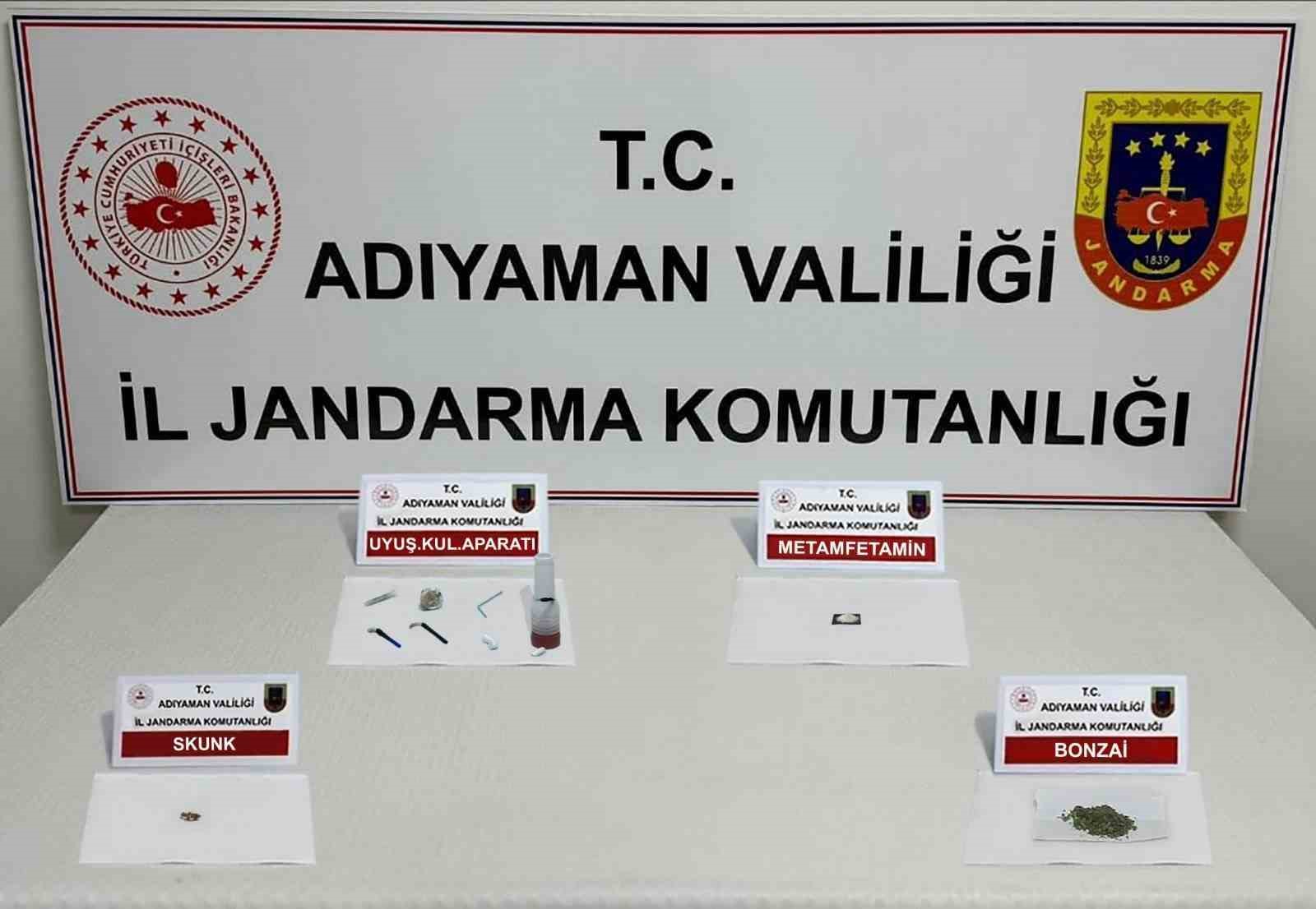 Jandarma ekiplerinden uyuşturucuya geçit yok