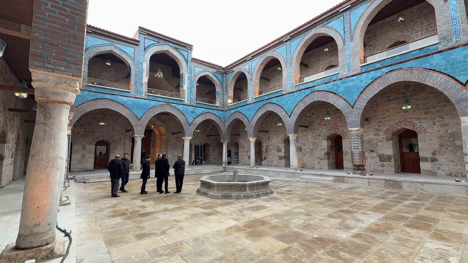 Aslına uygun restore edilen G&ouml;k Medrese,  8 asır sonrada yeniden gen&ccedil;lerin eğitimine hizmet verecek
