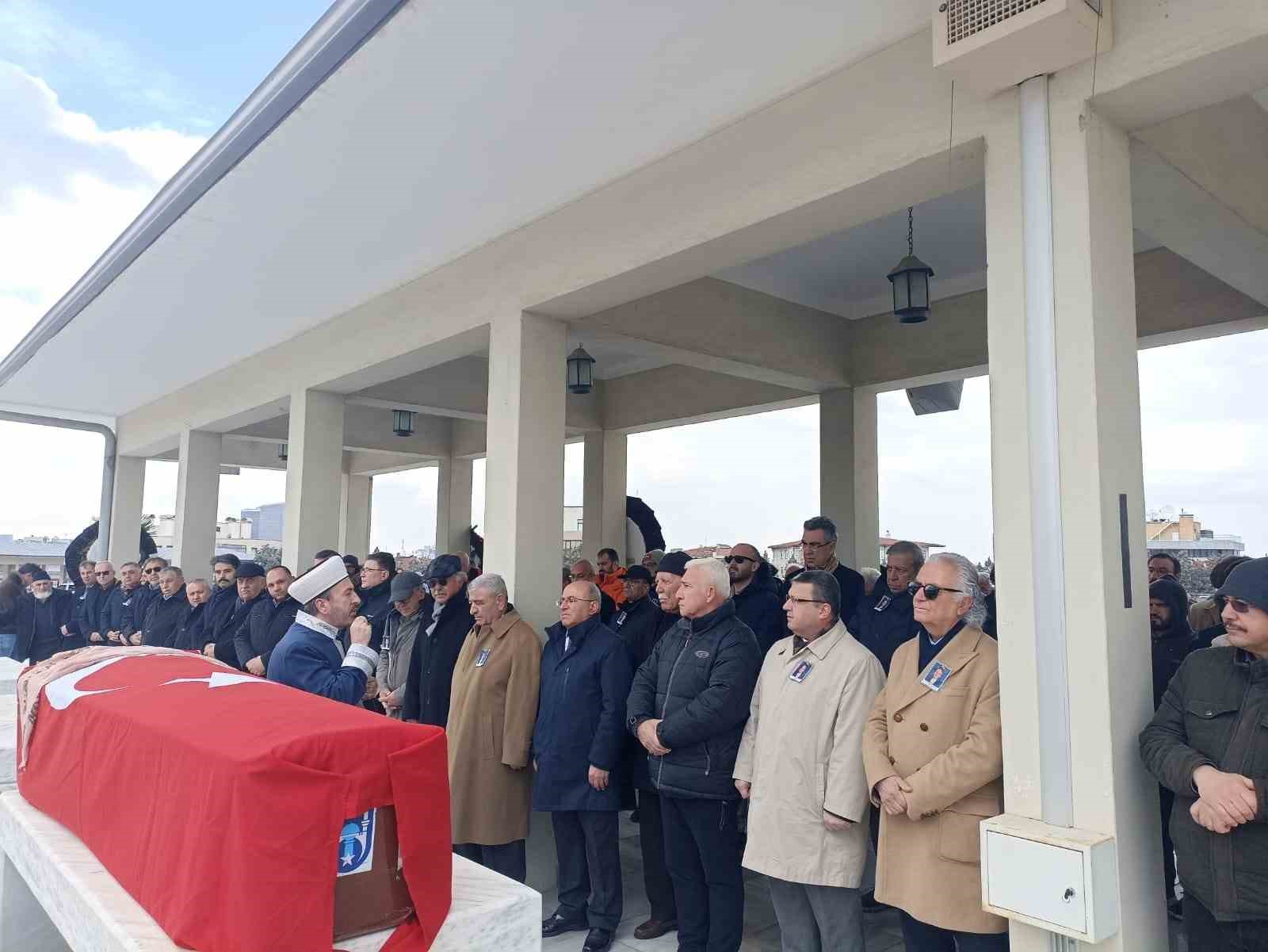 T&uuml;rk dilinin asırlık &ccedil;ınarı, 103 yaşındaki Prof. Dr. Zeynep Korkmaz toprağa verildi
