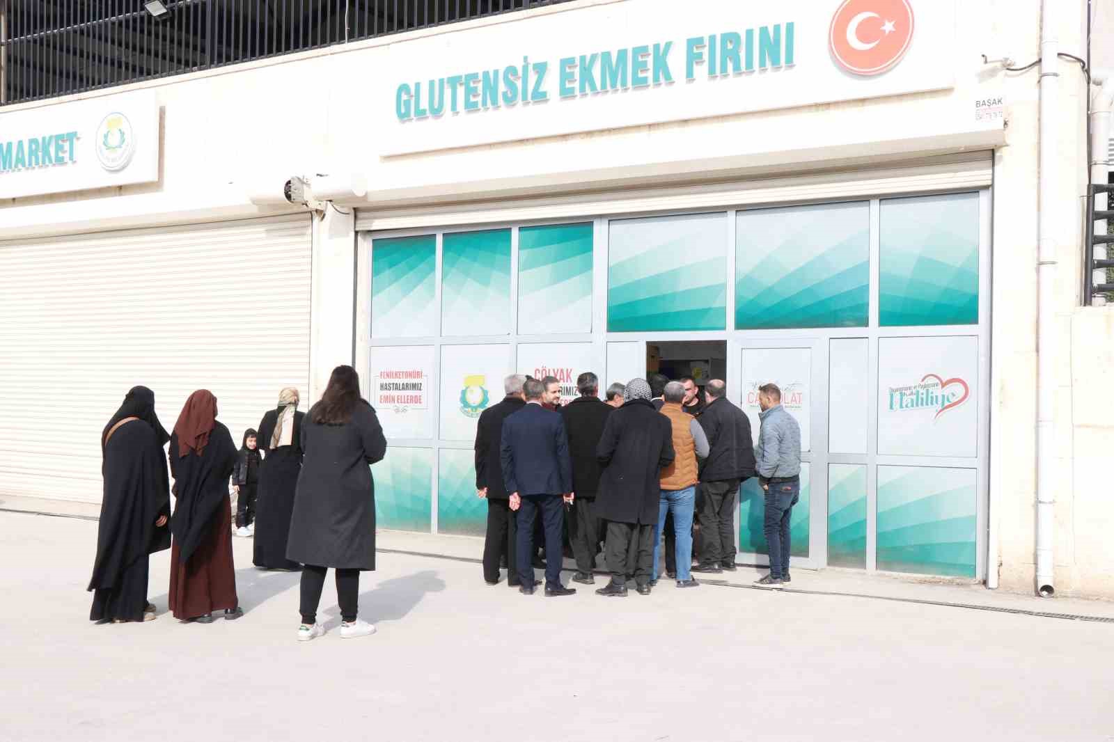 Her g&uuml;n 472 kişiye gl&uuml;tensiz ekmek ulaştırılıyor

