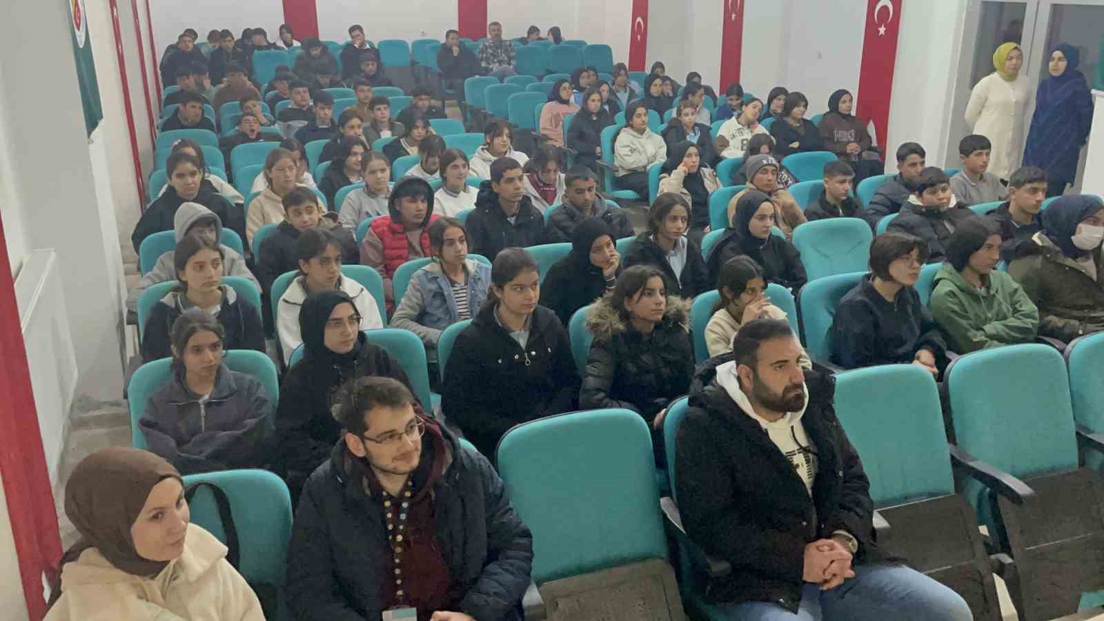 Malazgirt’te skolyoz taramaları sürüyor