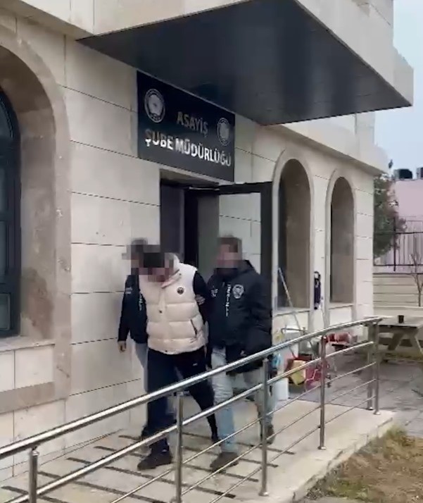 Yabancı 6 kadına zorla fuhuş yaptıran 2 şüpheli tutuklandı