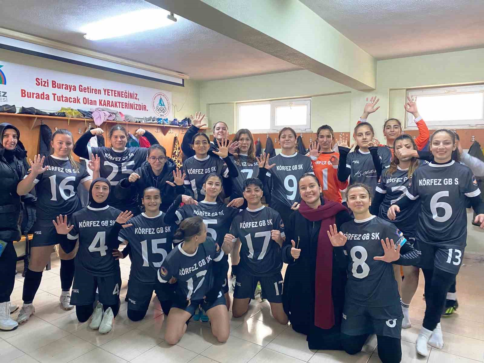 Körfezli kızlar Sakarya Serdivan’ı 5-0 yendi