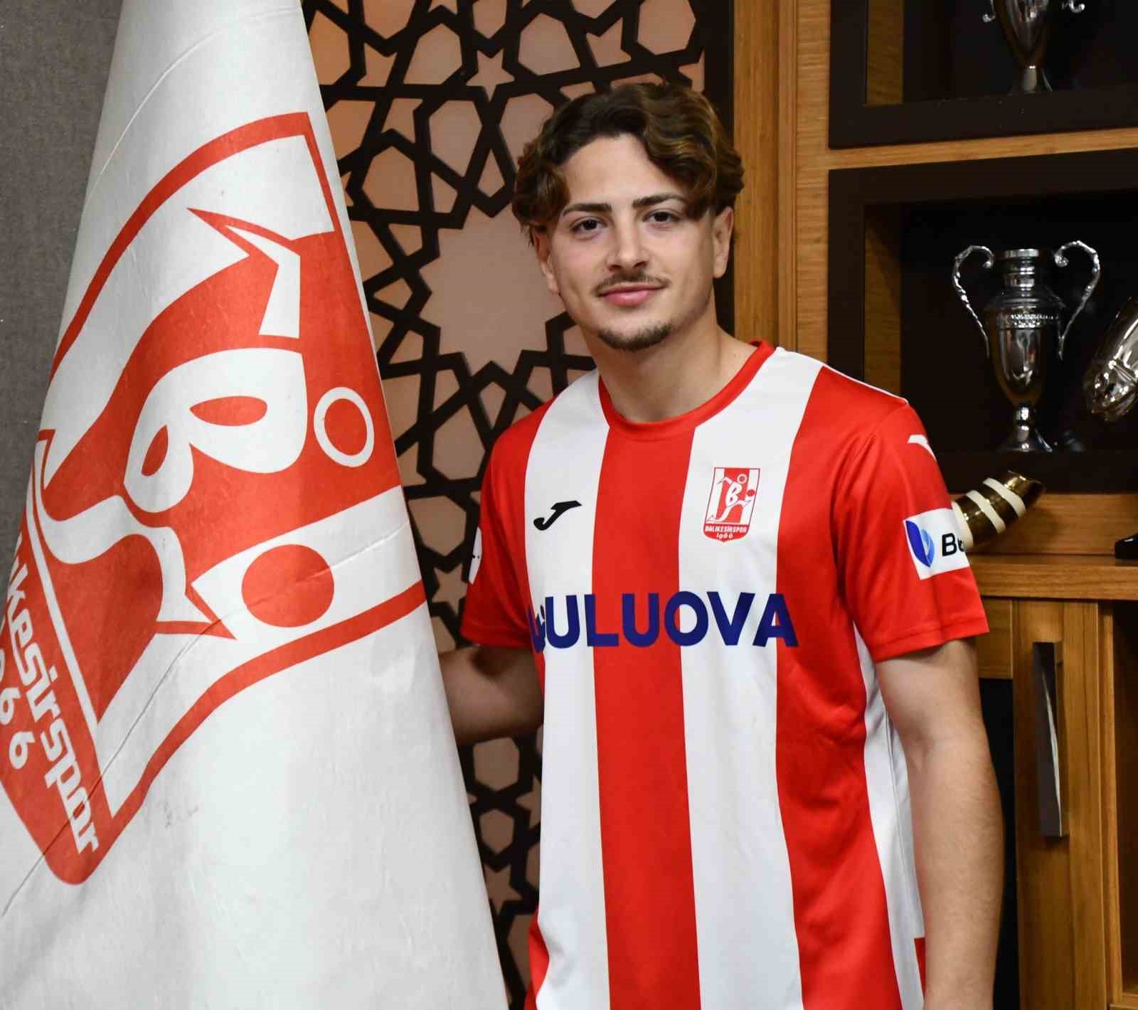 Balıkesirspor&rsquo;dan orta sahaya takviye
