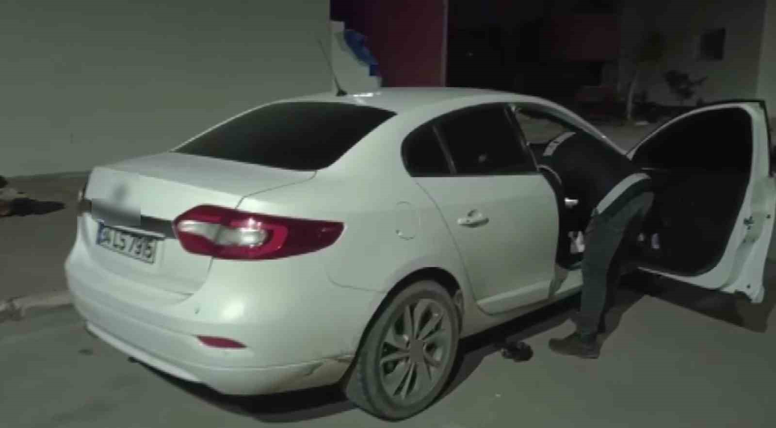 Adana&rsquo;da 7 bin 335 paket ka&ccedil;ak sigara ele ge&ccedil;irildi, 520 bin TL&rsquo;ye el konuldu
