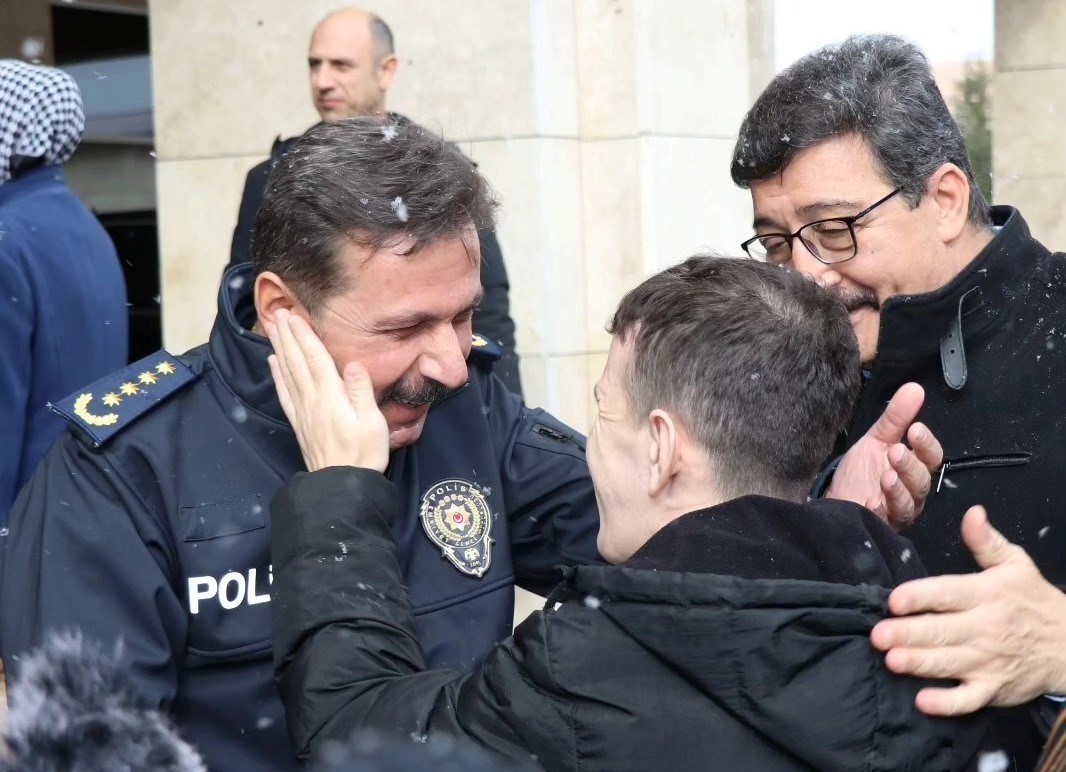 Özel bireylerden Kütahya Emniyet Müdürlüğüne anlamlı ziyaret