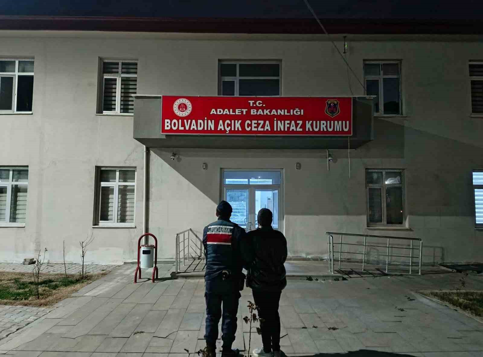 Afyonkarahisar’da kaçak dolandırıcılar yakalandı