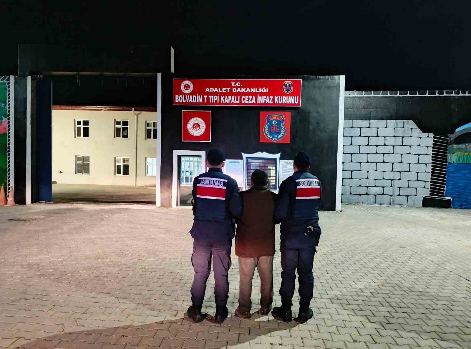 Afyonkarahisar&rsquo;da ka&ccedil;ak dolandırıcılar yakalandı
