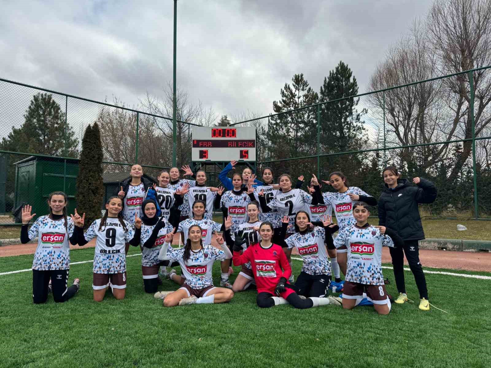 Bilecik Kolej Kız Spor Kulübü lige 3 puanla başladı