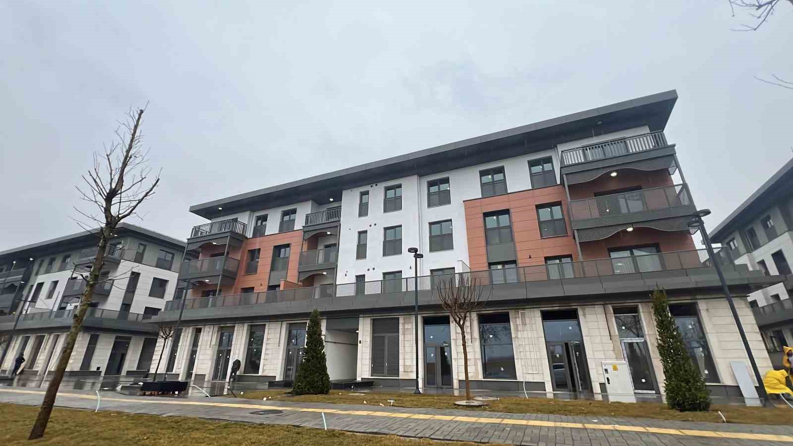 Kahramanmaraş&rsquo;ta deprem konutları ışıklandırıldı
