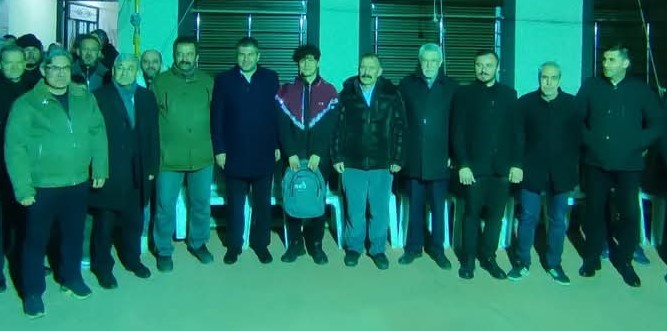 Gediz Belediyesi’nden askere giden gençlere anlamlı hediye