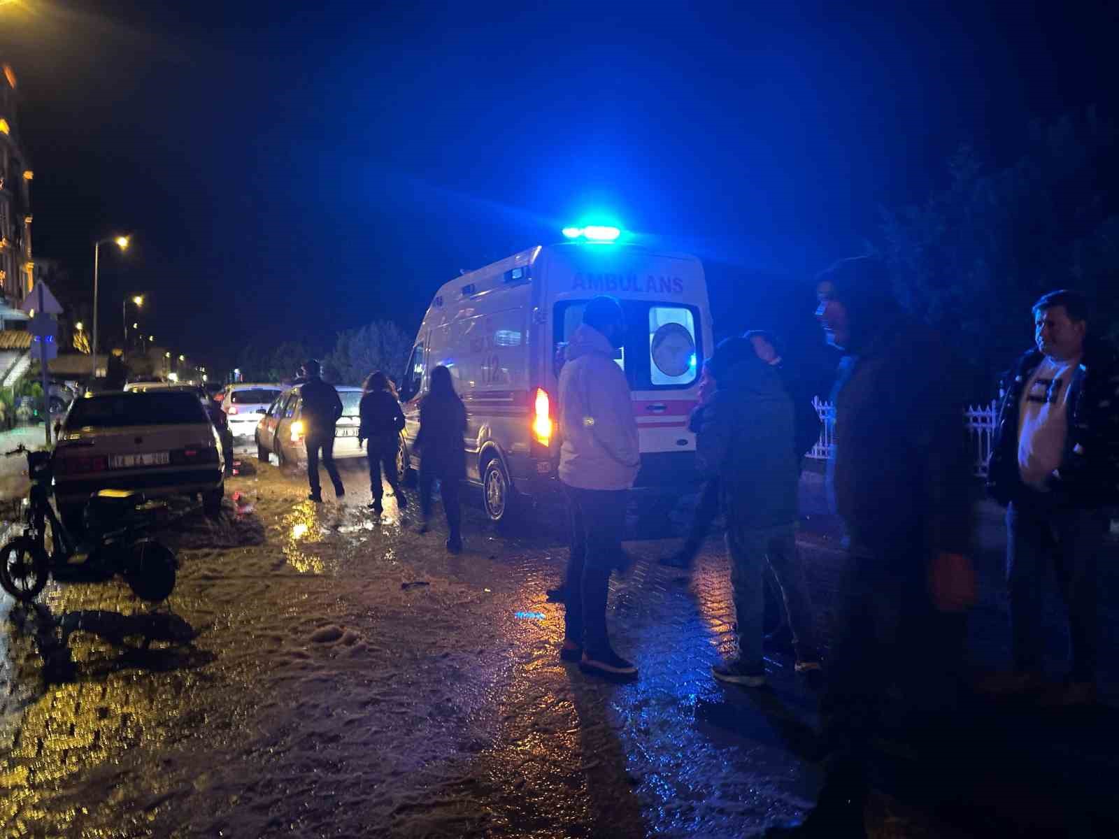 Kastamonu’da motosiklet yayaya çarptı: 2 yaralı
