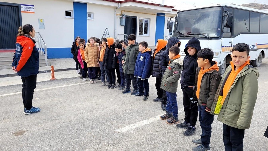 AFAD’tan öğrencilere gönüllülük eğitimi