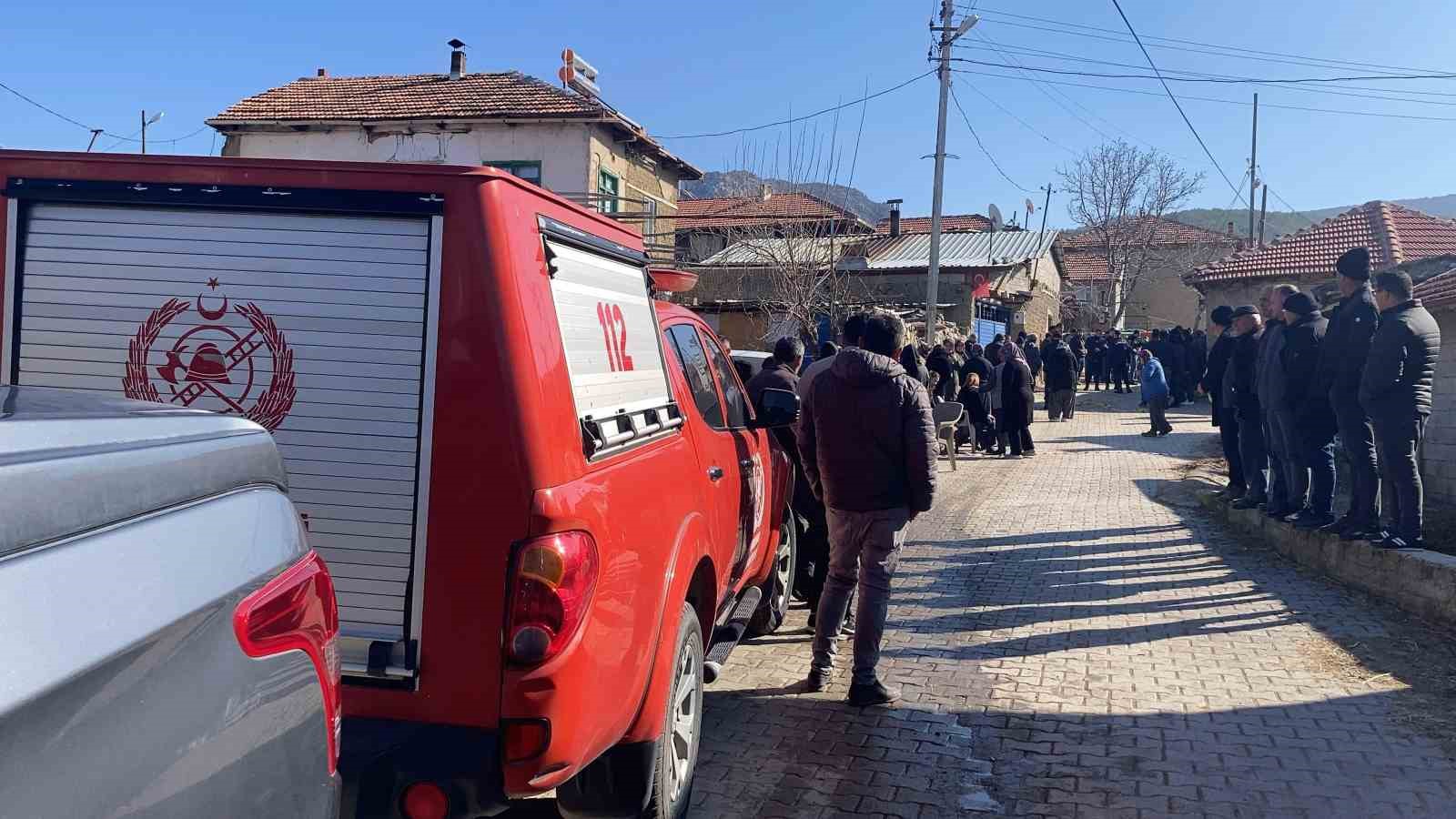 Yem karma makinesine d&uuml;şen şahıs hayatını kaybetti
