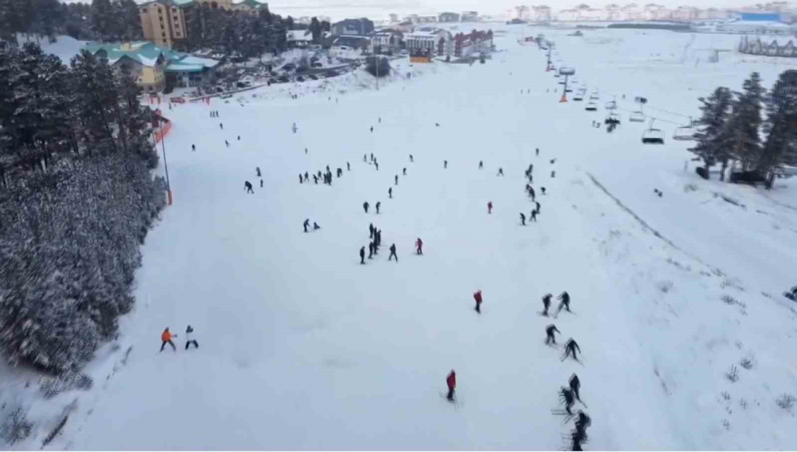 Sarıkamış kayak merkezi kayak tutkunlarını ağırlıyor