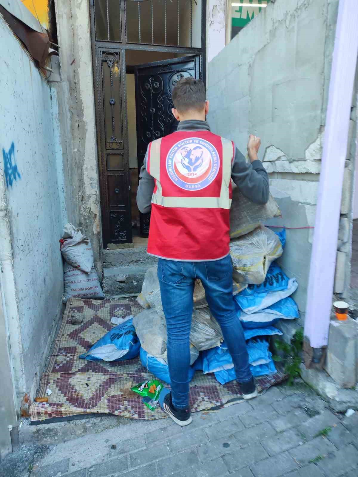 Binlerce ailenin y&uuml;z&uuml;, Kalbiselim ile g&uuml;ld&uuml;
