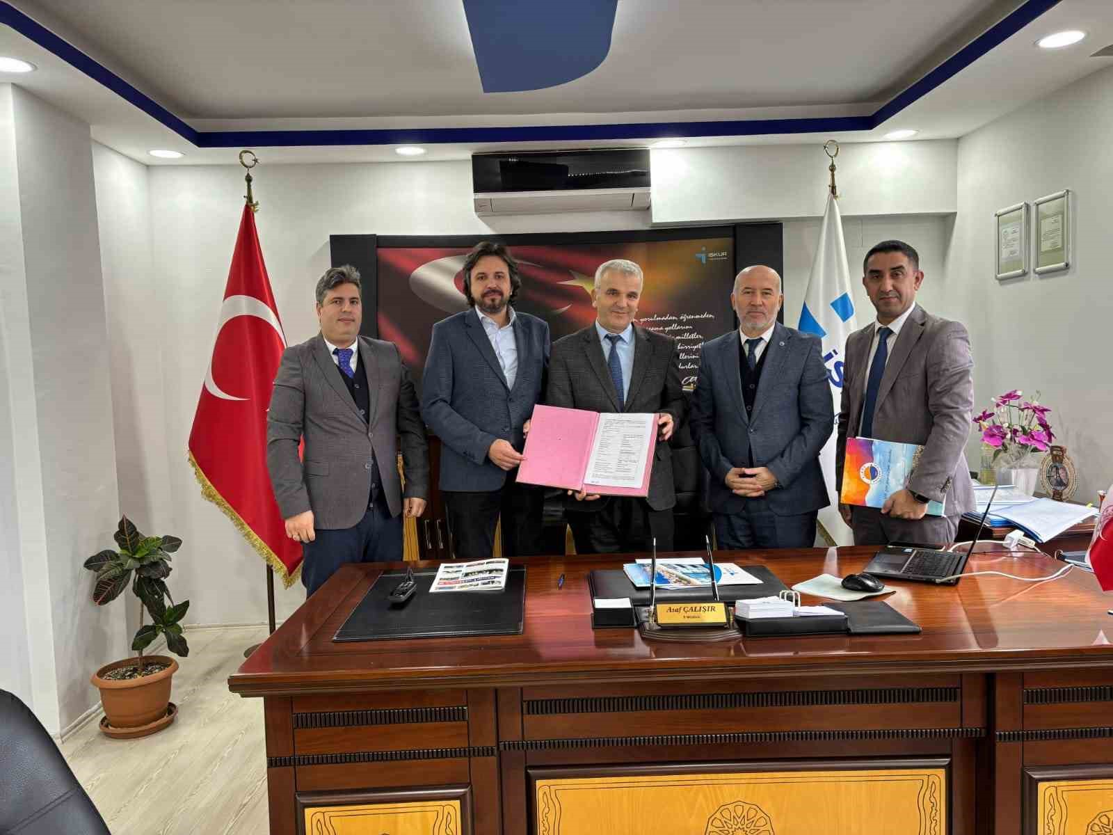 Üniversite öğrencilerine iş deneyimi kazandıracak program