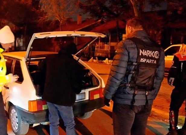 Isparta&rsquo;da 213 şahıs ve 119 ara&ccedil; denetlendi
