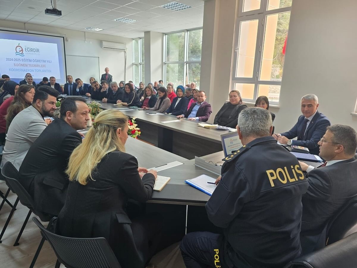 Eğirdir’de okul güvenliği ve servis hizmetleri için kritik toplantı