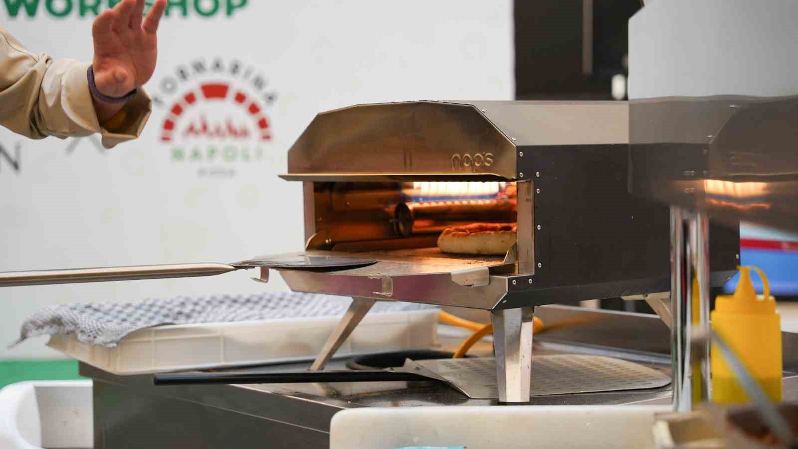 Pizza yapımı için 120 kişi bir araya geldi